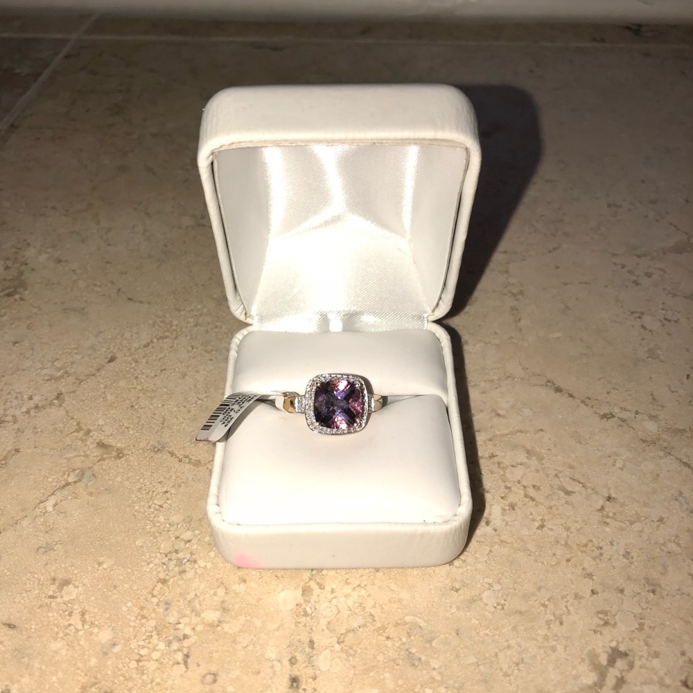 NWT 14 Karat Diamond and Amethyst Ring Size 7